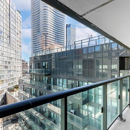 Upscale & Modern 2Bd + Den 2Ba Heart Of Downtown! Apartamento Toronto Exterior foto