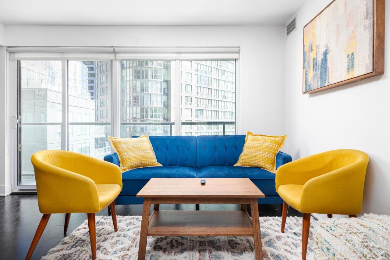 Upscale & Modern 2Bd + Den 2Ba Heart Of Downtown! Apartamento Toronto Exterior foto